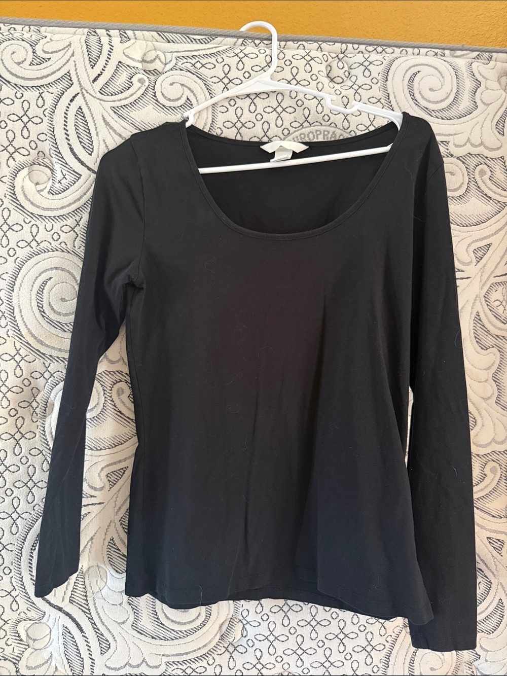 Black Long-Sleeve Scoop Neck Women's Top - Unbranded